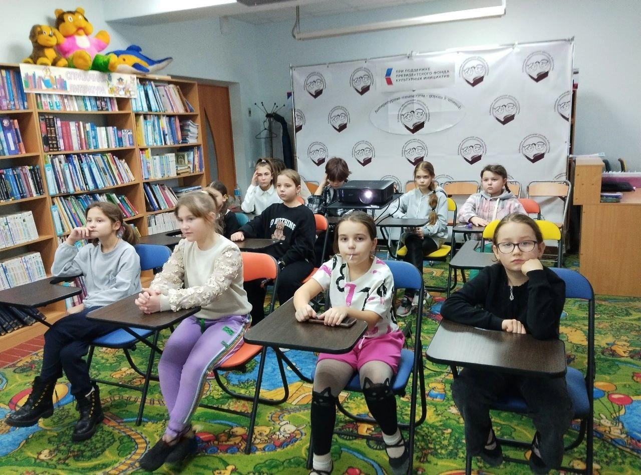 В нашем районе во всех образовательных, дошкольных и культурных учреждениях прошли мероприятия посвященные 80-й годовщине Блокады Ленинграда.