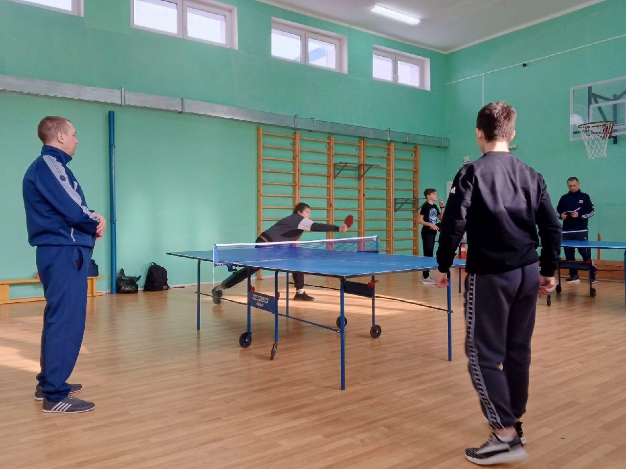 Обучающиеся школ Ровеньского района приняли участие в соревнованиях по настольному теннису, которые прошли на базе Ровеньской средней школы с УИОП в рамках 66 районной Спартакиады.