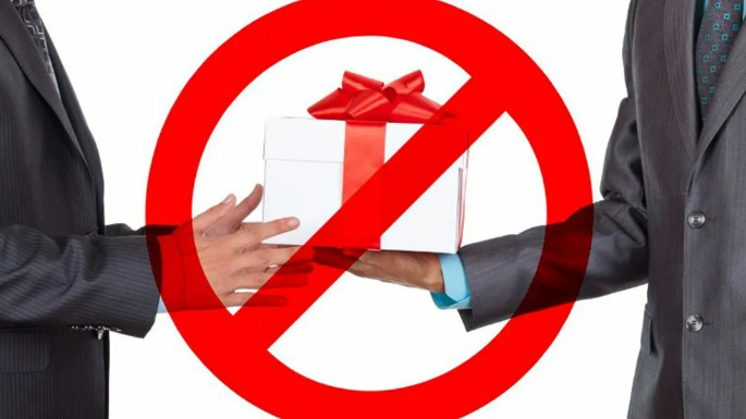 Запрет на дарение и получение подарков
