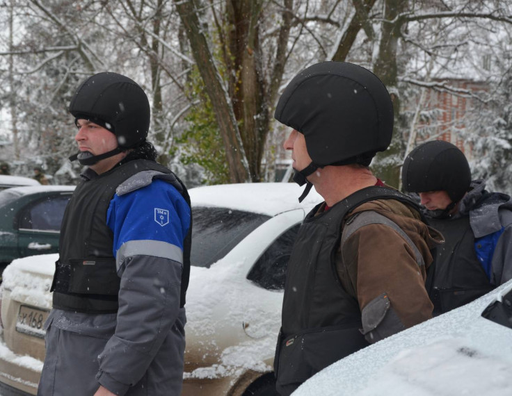 В посёлке Ровеньки на базе Ровеньского политехнического техникума проведена практическая тренировка по отработке действий противодействия террористической активности.