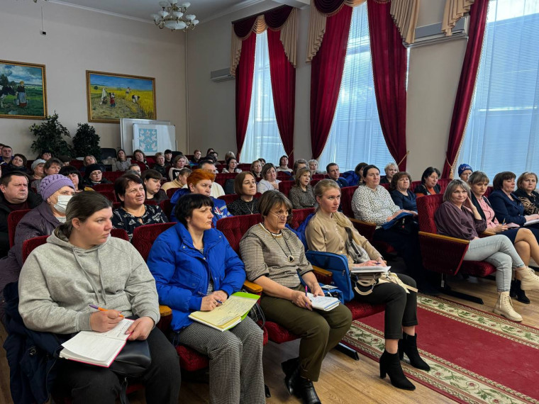 5 марта 2024 года состоялся обучающий семинар с председателями и секретарями участковых избирательных комиссий  Ровеньского района..